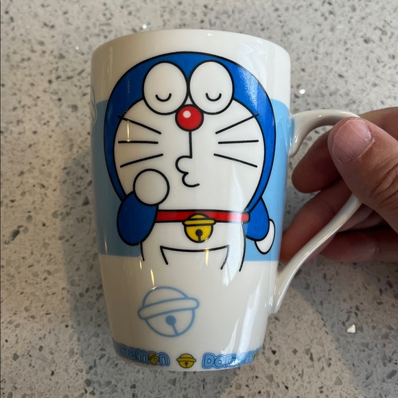 Doraemon/Hello Kitty Bundle - Picture 1 of 15